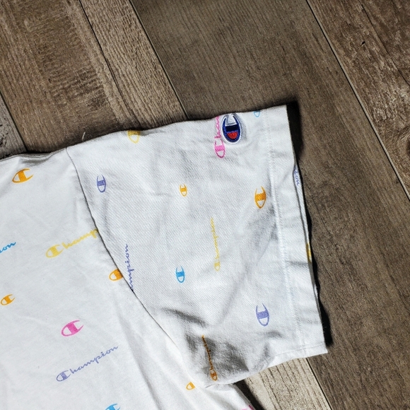 Champion Women's Cropped White Mult-Color Logo Print T-Shirt Size Small EUC - Picture 12 of 15